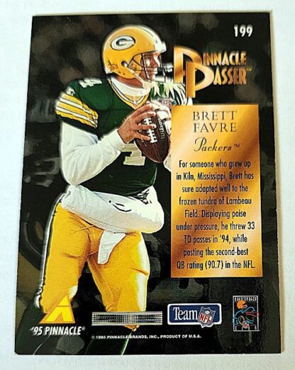 Brett Favre Pinnacle Passer 1995 NFL Trading Card #199